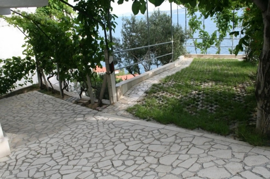 Apartments Ivo
