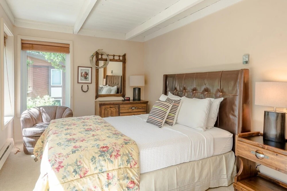 Atelier 1045 - 2 Br Condo