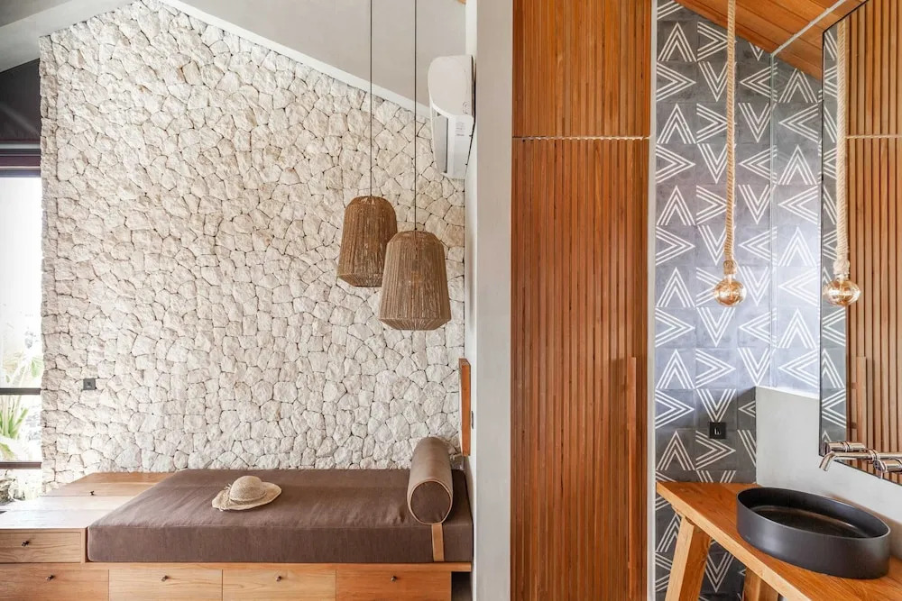 Exceptional Architect's 5BR Villa, an Oasis Gem in Canggu Centre