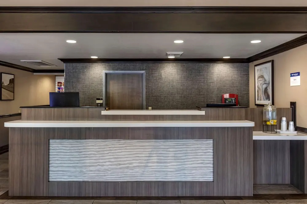 Holiday Inn Express Las Vegas-West (The Lakes)