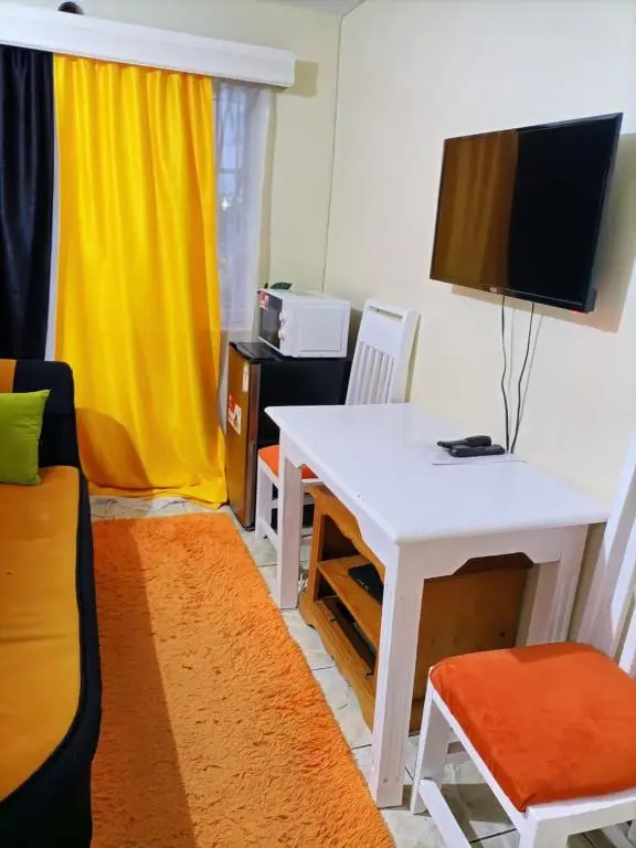 VicLux Studio, Harlequins hotel Suites woodley, Ngong road