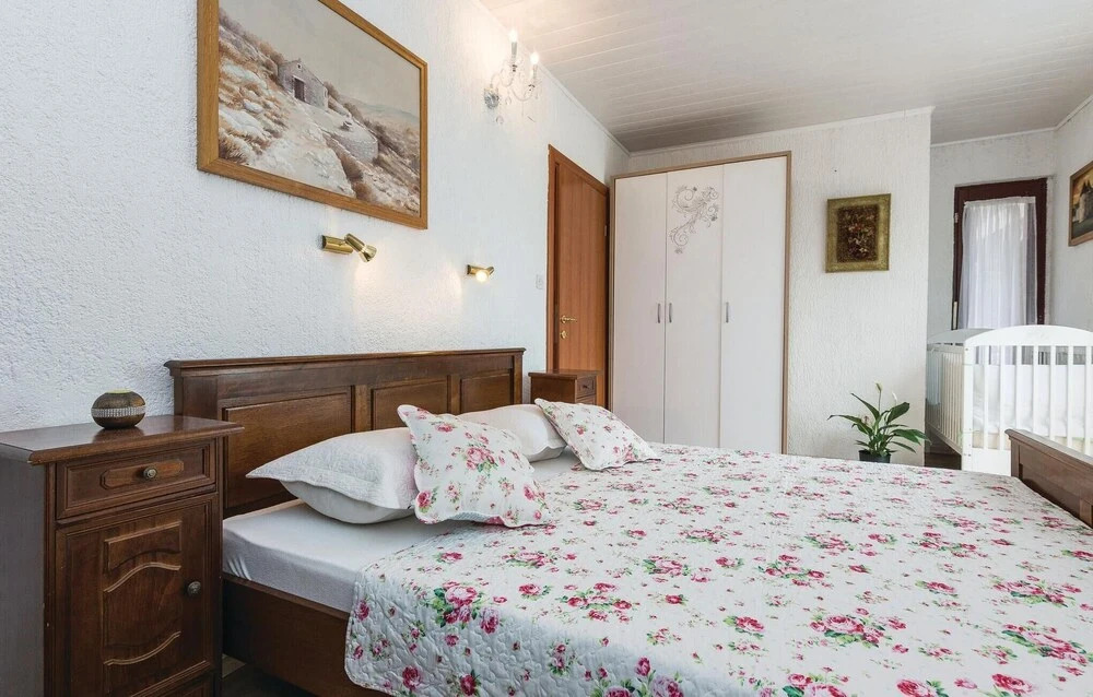 Amazing Home in Kozino With Wifi and 5 Bedrooms