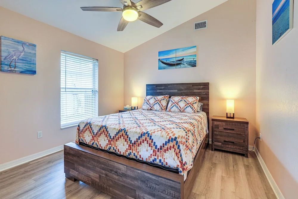 Pet-friendly Fort Pierce Home w/ Pool & Kayaks!