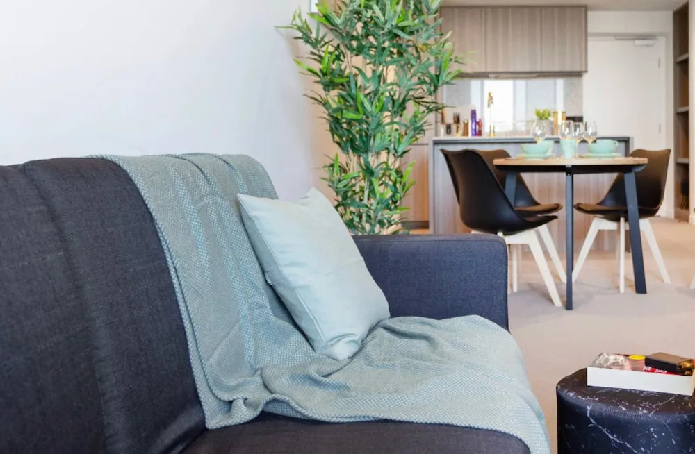 Holistay Premium - Swanston Central