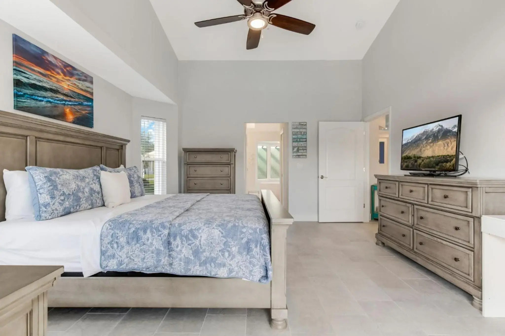 STUNNING Gulf Access Villa with Heated Pool - Villa Southern Paradise - Roelens Vacations