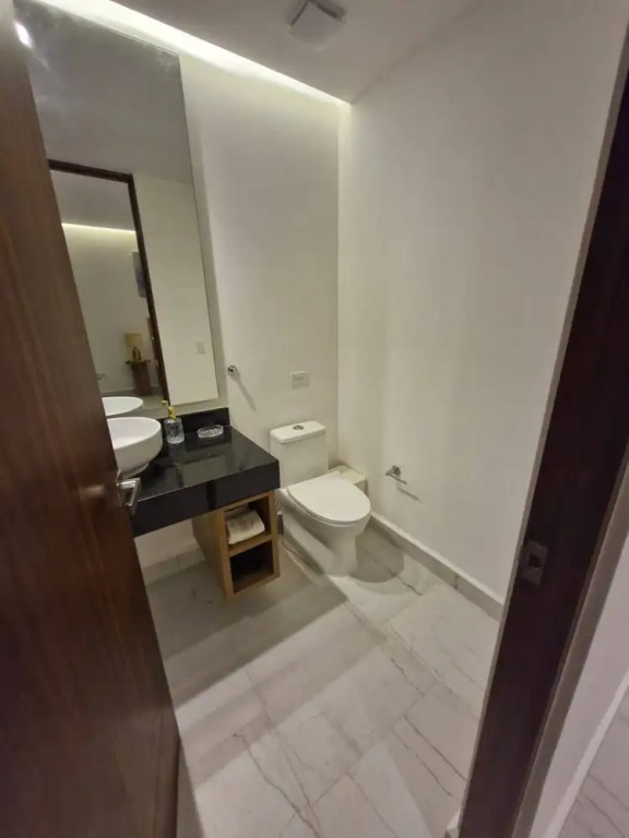 Super Cute Flat on 5th Ave in PdC Steps From Beach