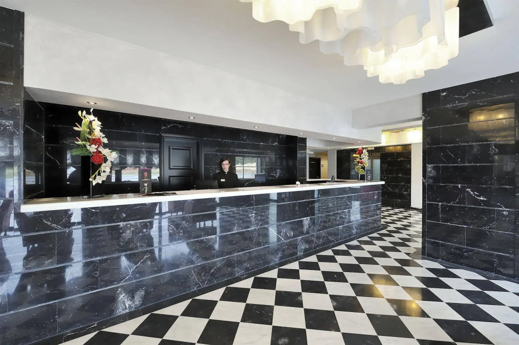 Salles Hotel Aeroport de Girona