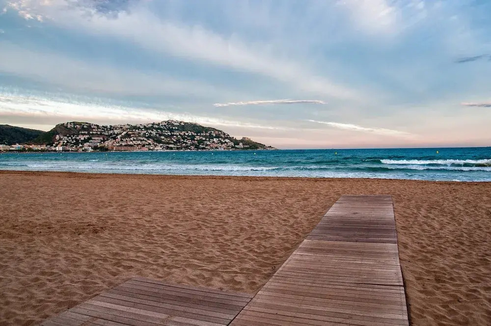 Apartment in Roses Near Sandy Beach