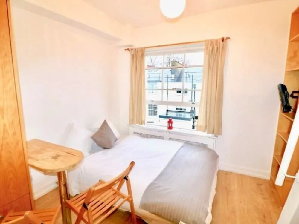 HFS Studio Next To Hydepark L29