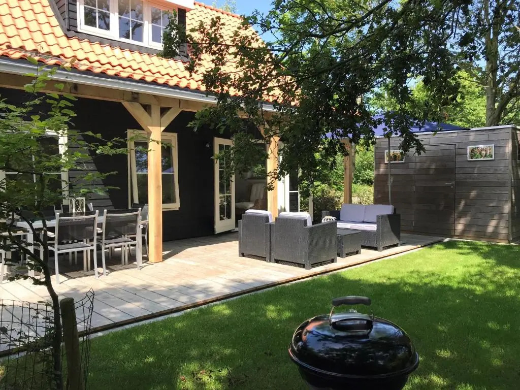 400 meter van het strand nieuwe luxe zomerwoning Oostkapelle