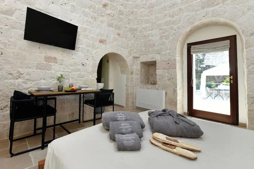Lamarossa Trulli & Suites