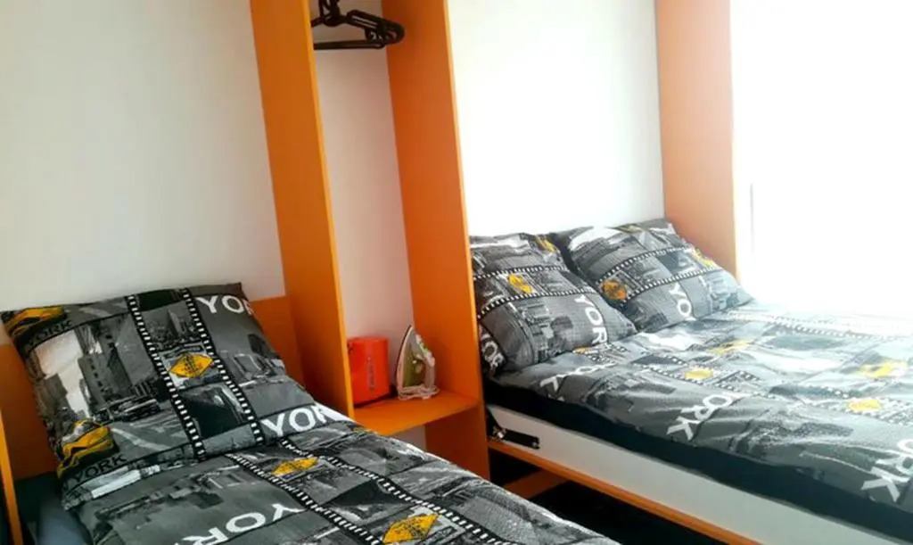 Walk distance to mokotow business park
