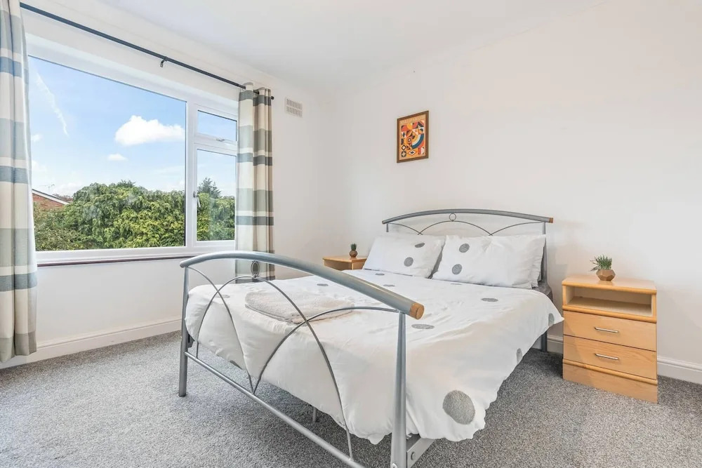 Beautiful 5 Bedroom Home in Coventry 14min to NEC