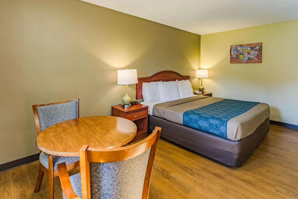 Econo Lodge Lexington Downtown near I-81