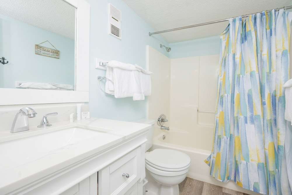 Island Winds West 473 2 Bedroom Condo