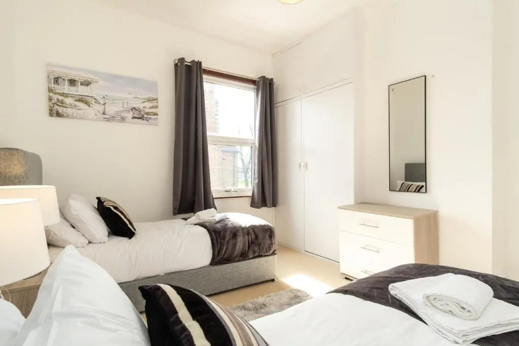 Barras House
