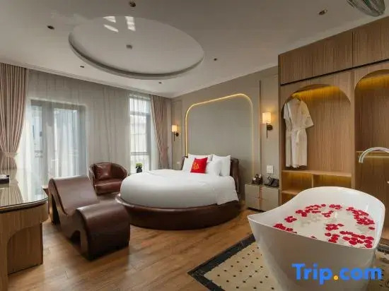 Lam Anh Hotel 9 Him Lam Vạn Phúc