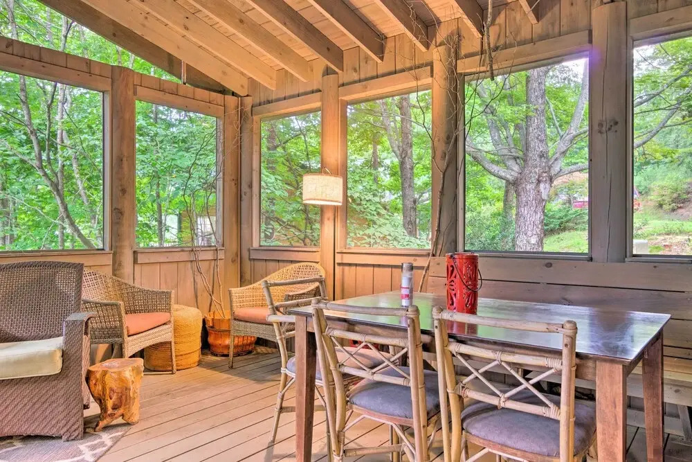 Luxe Rumbling Bald Home w/ Deck & Mountain View