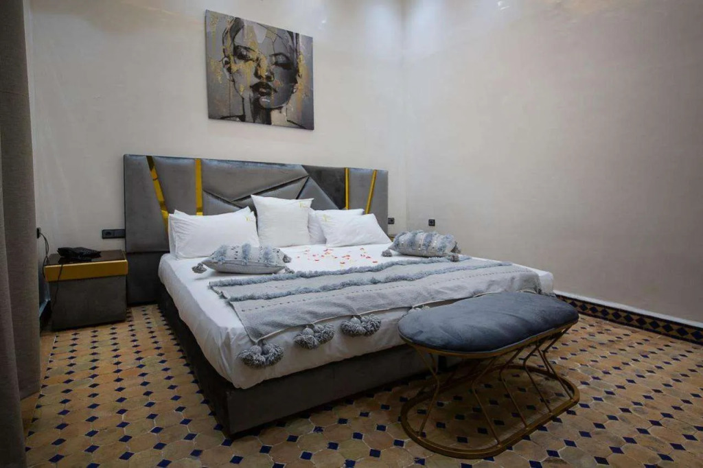 Riad Douirtna