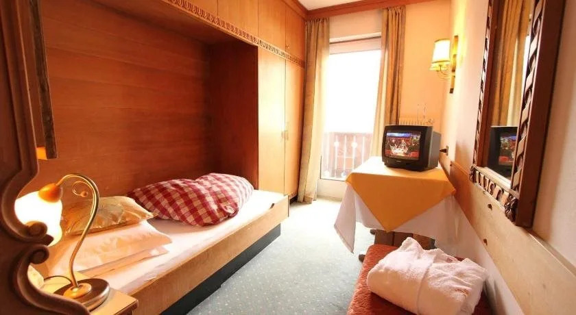 Solaia Hotel & Guesthouse