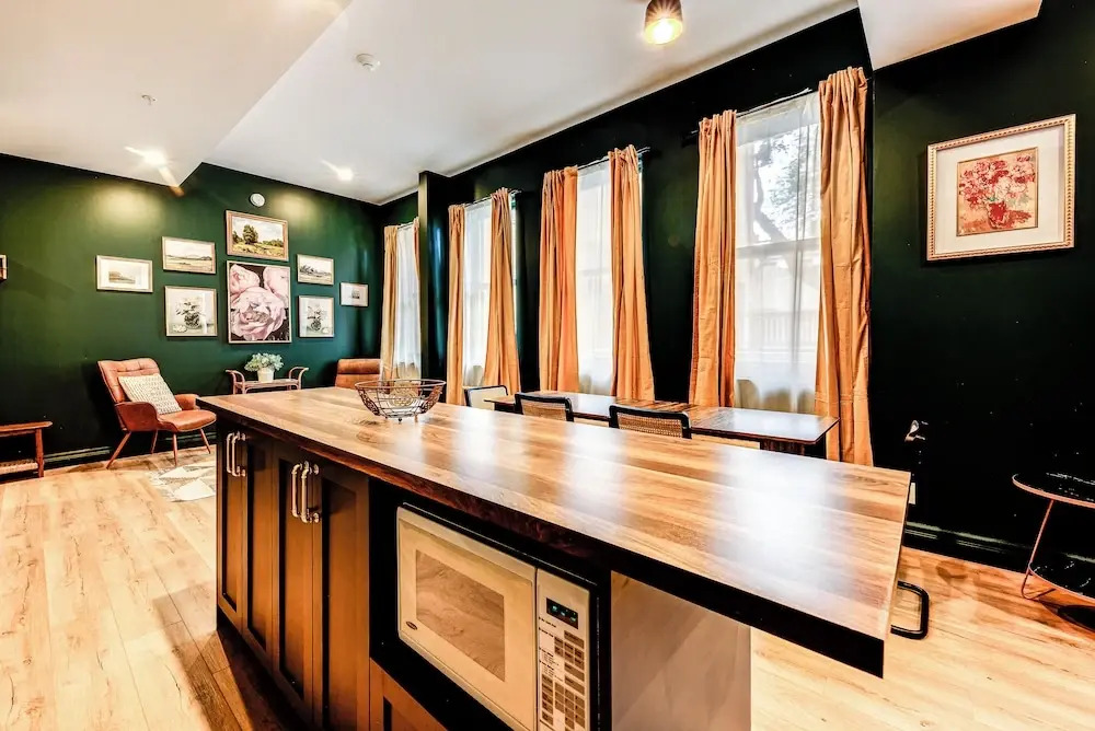 Majestic 3-Bedroom Designer Apartment