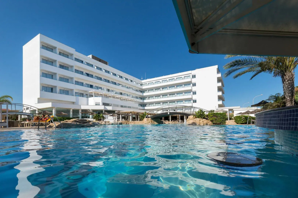Tasia Maris Beach Hotel
