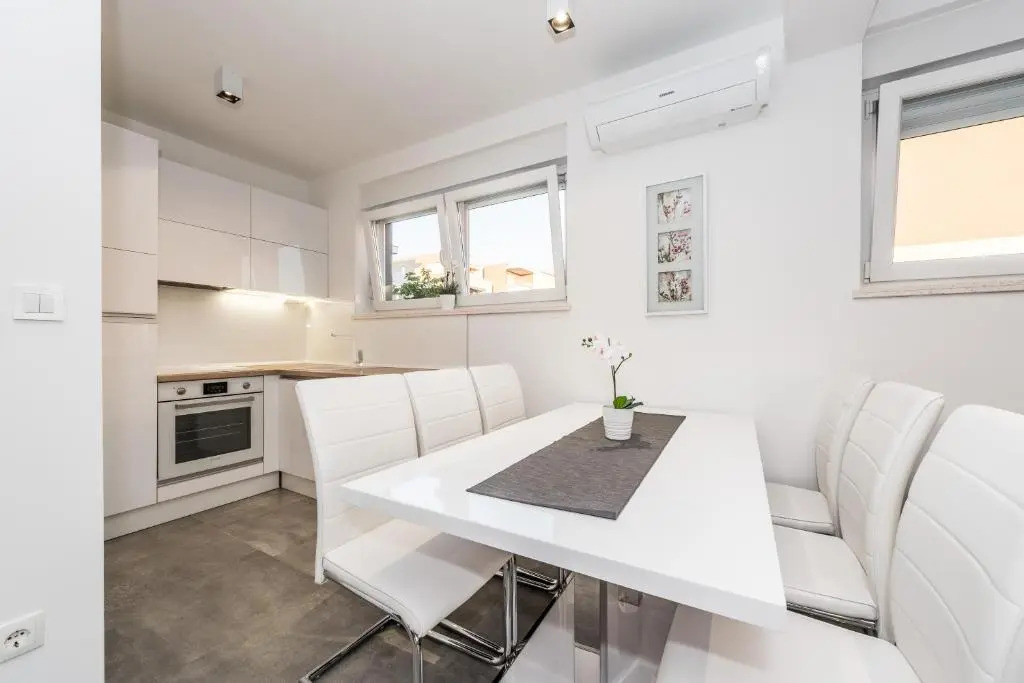 Villa Magnifica apartments with pool