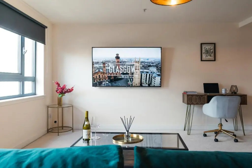 West End Escape - 5 Star Luxury - Prime Location