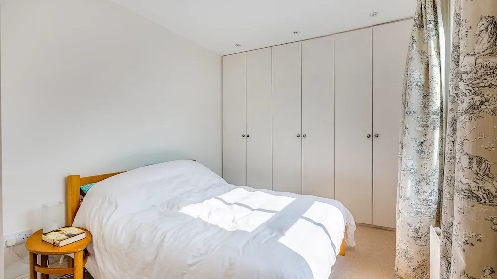 Gorgeous 1BR West London Gem