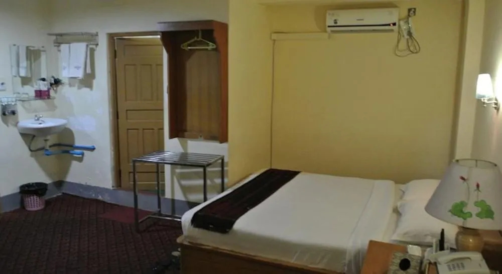 Grand Empire Hotel