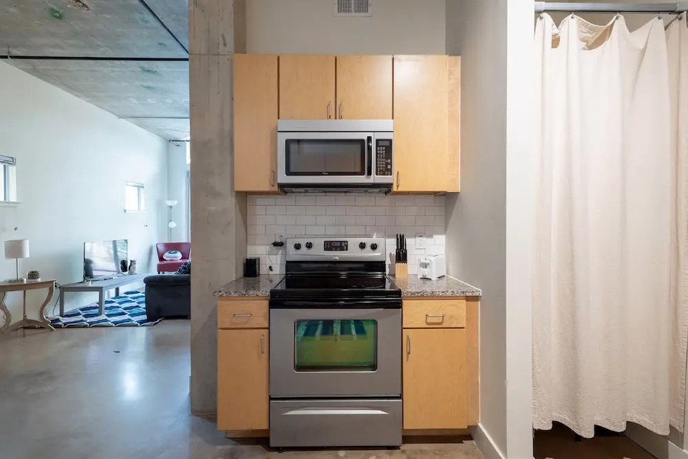 1 BR Loft Next to Riverwalk by Frontdesk