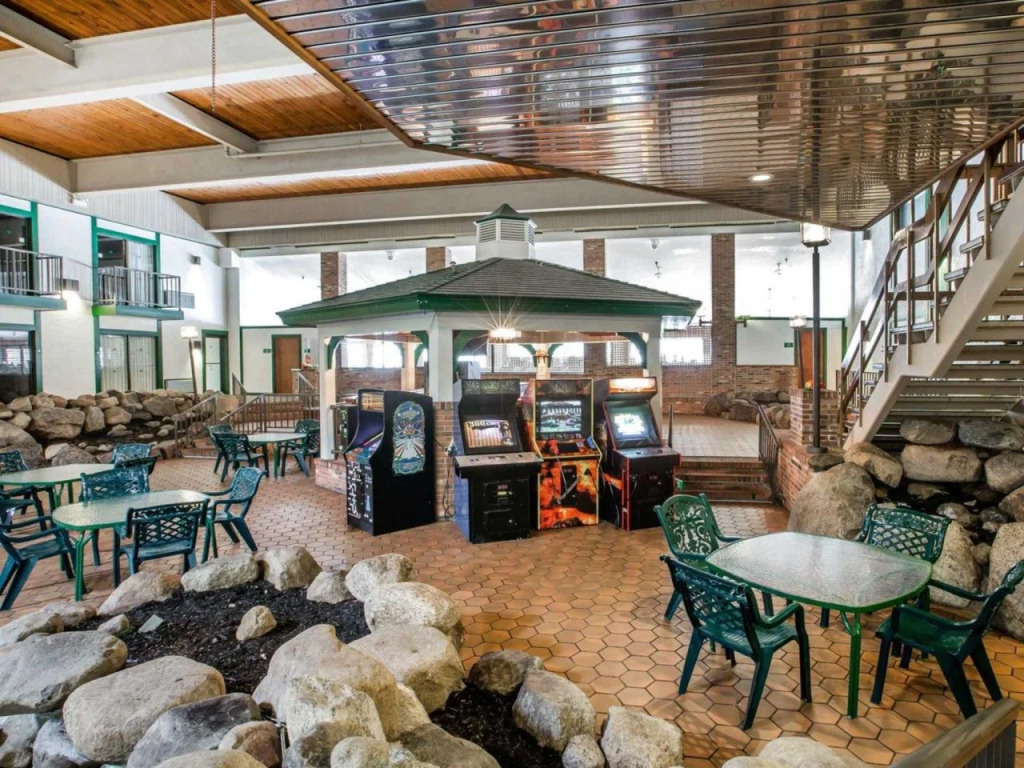 Cambria Hotel Lake Placid - Lakeside Resort