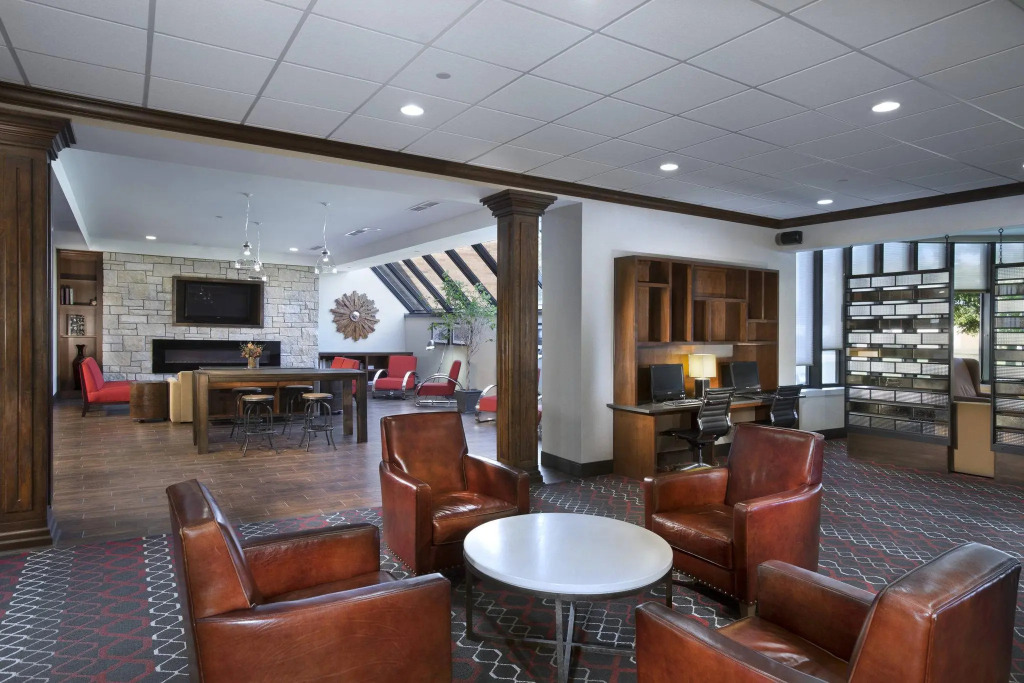 DoubleTree by Hilton Manhattan, KS