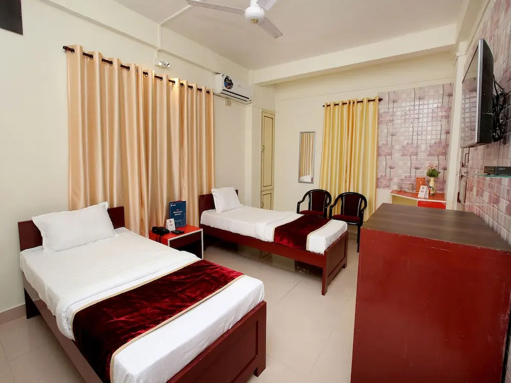 OYO 9637 Hotel Upasana Palace 2