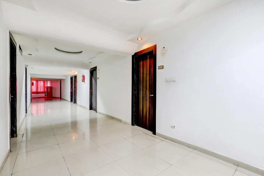 CAPITAL O74728 Ninn Hotel