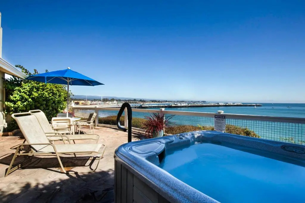 Sea & Sand Inn