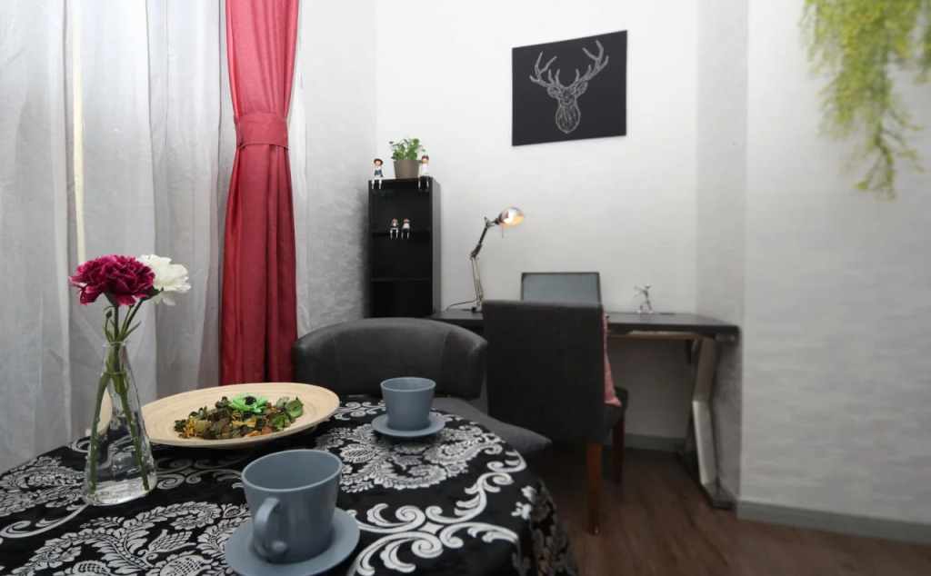 Reed Apartment