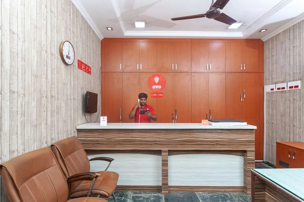 OYO 13006 Arumbakkam Inn
