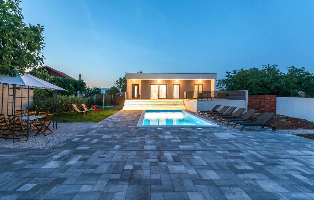 Beautiful Home In Rastane Donje