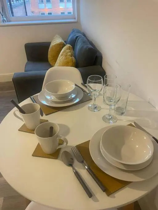 #305 1 Bedroom Serviced apartment -free parking