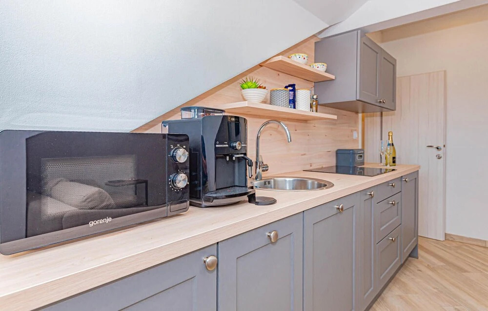 Nice Apartment in Pirovac With Wifi and 1 Bedrooms