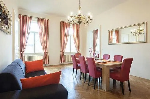 Apartment Court