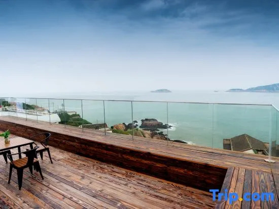 Yiyezhou Fisherman Gueshouse