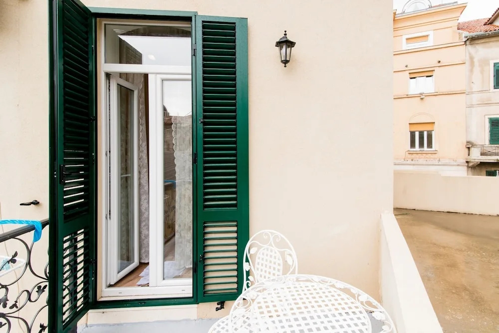 Boutique Apartment with Balcony