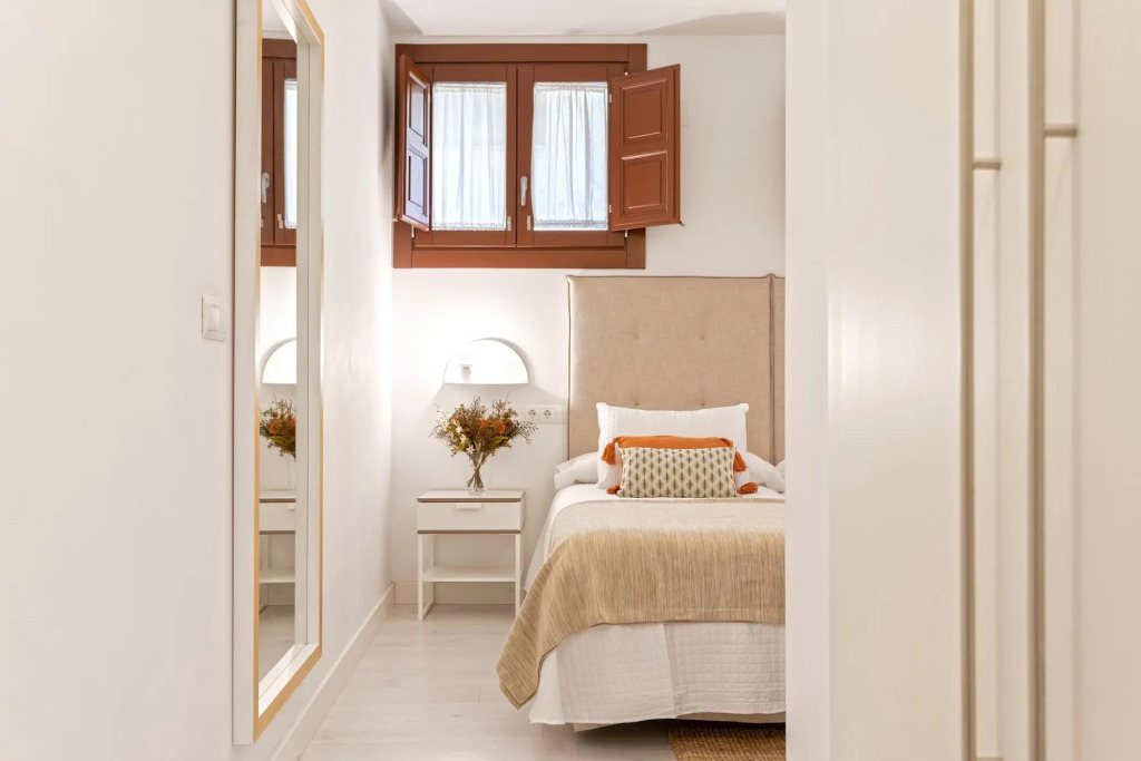 Charming Two-bedroom Apartment Near Cathedral Zacatin 103