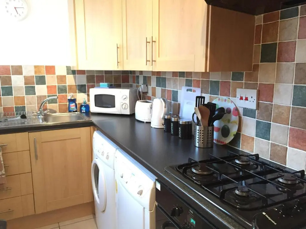 No 6 Boleyn House (Adults Only)
