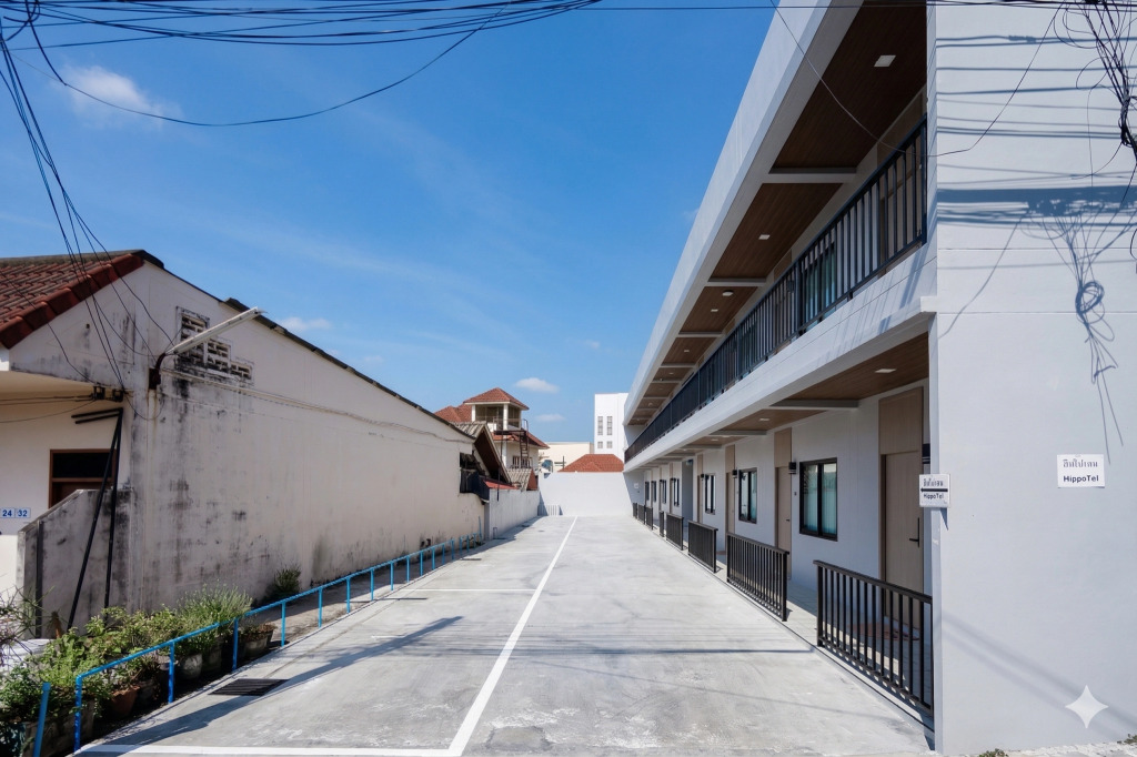 Отель HippoTel Khaorang Phuket Town