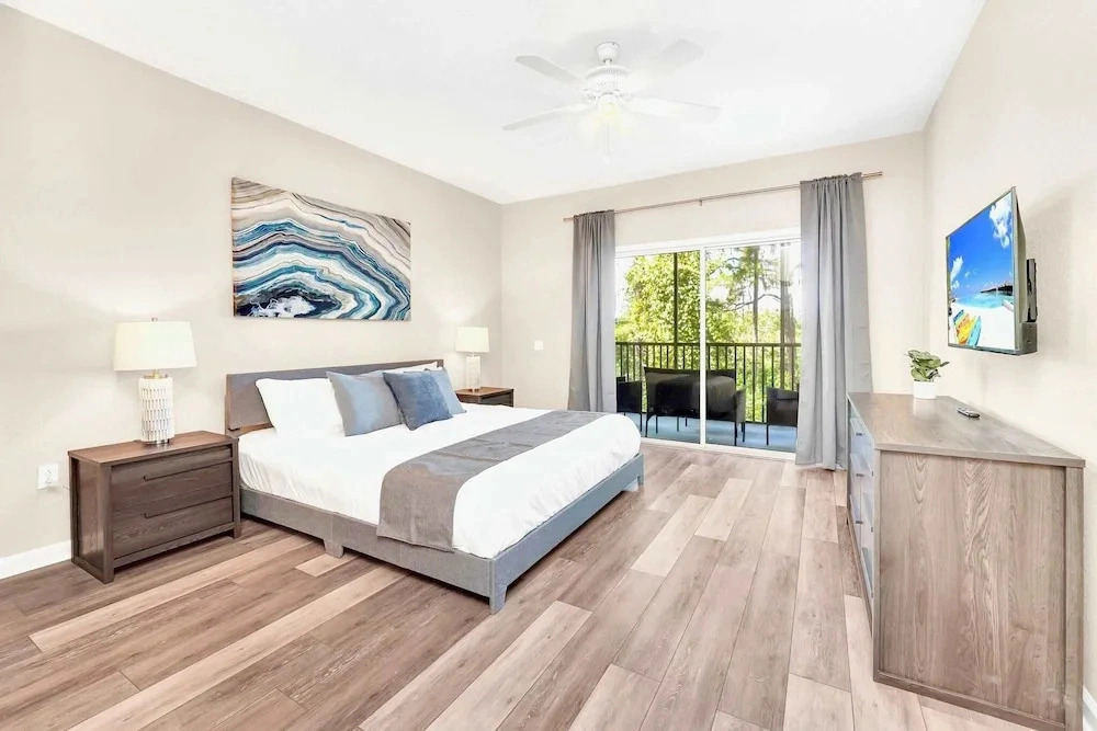 Upstay: Pet-friendly Family Condo w Poolsleeps 8