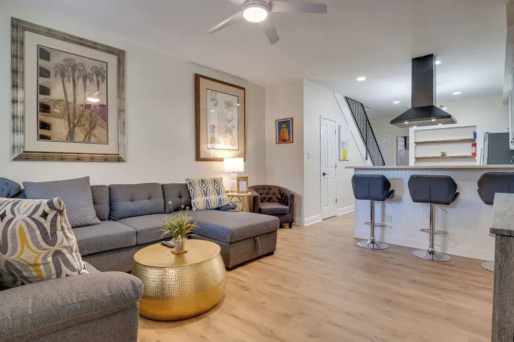 3 Mi to Dtwn Indy: Urban Retreat w/ Outdoor Space