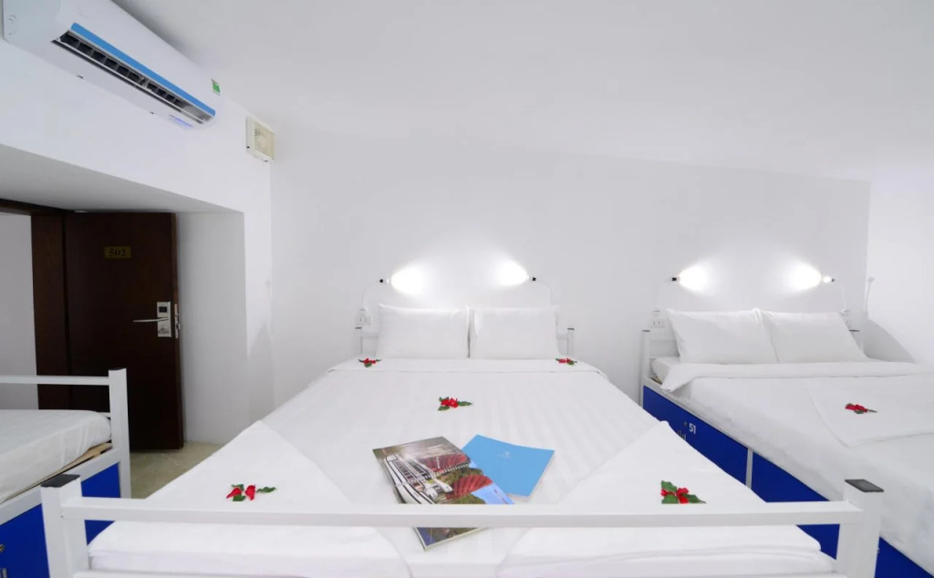 Pillow Backpacker Hostel